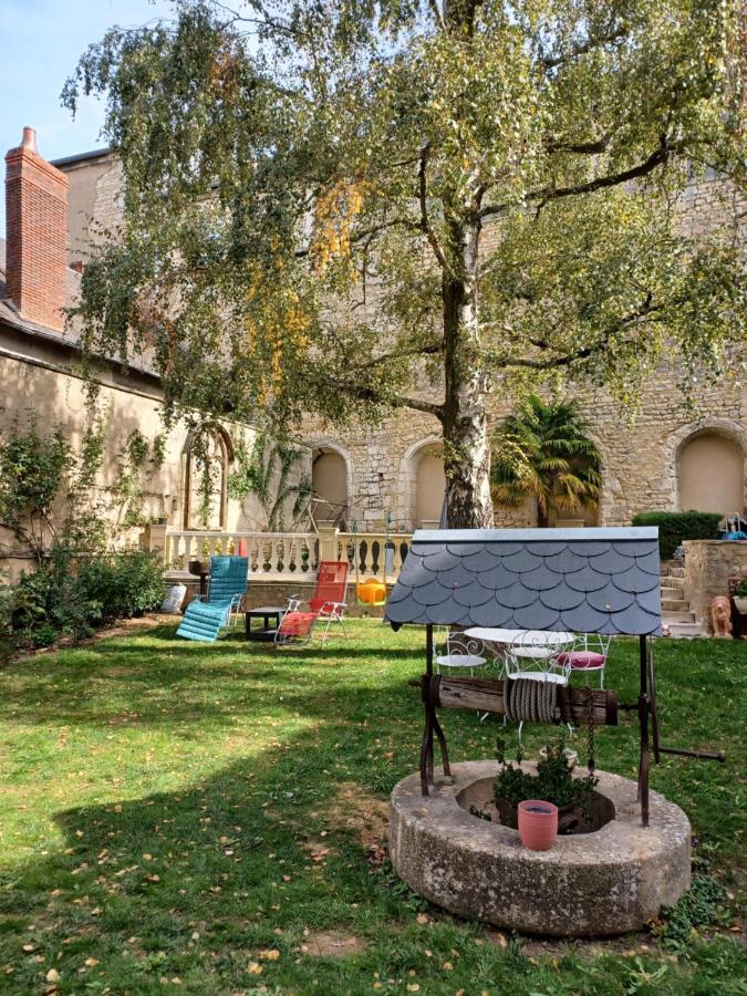 דירות בורז'ה Au Puits De L'Abbaye מראה חיצוני תמונה