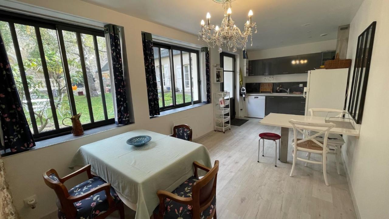 דירות בורז'ה Au Puits De L'Abbaye מראה חיצוני תמונה