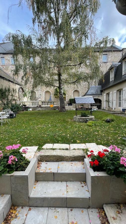 דירות בורז'ה Au Puits De L'Abbaye מראה חיצוני תמונה