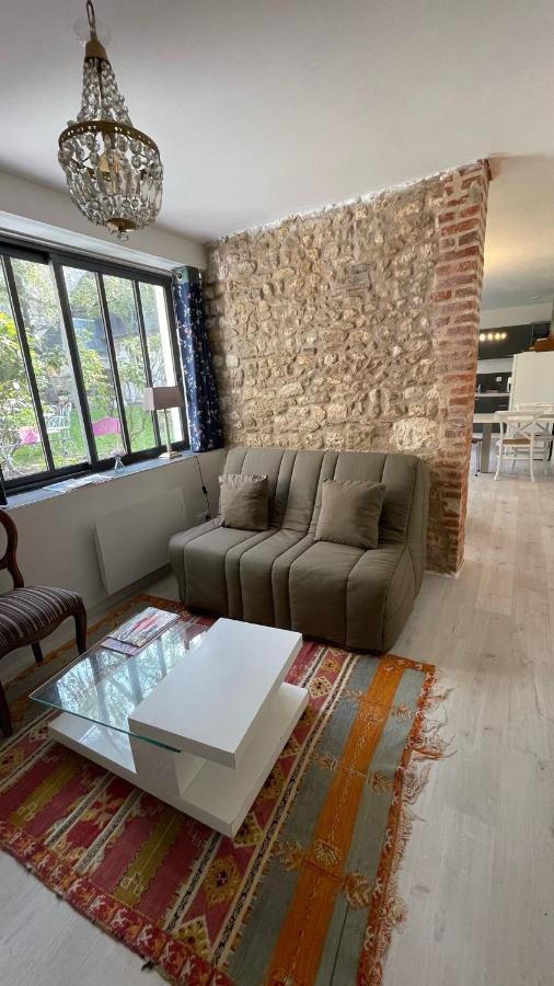 דירות בורז'ה Au Puits De L'Abbaye מראה חיצוני תמונה
